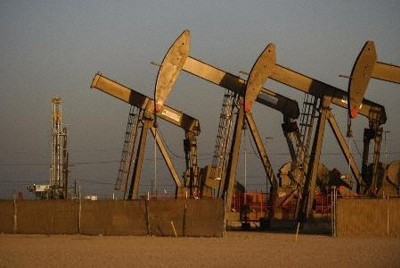 NY原油続伸、供給不安で買い注文優勢　株は211ドル高